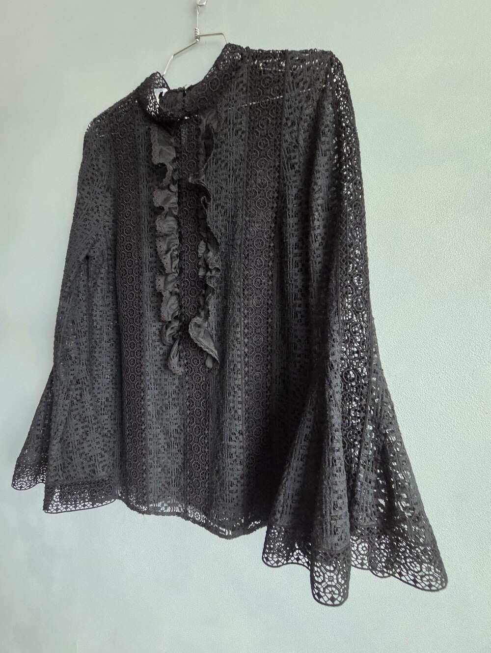 OSCAR DE LA RENTA SILK RUFFLE BELL SLEEVE BLACK LACE BLOUSE SIZE, US 8